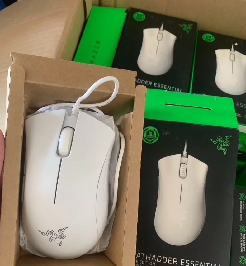 【最后十个】雷蛇鼠标Razer竞技有线蝰蛇标准版游戏办公笔记本台式电脑鼠标  外贸工厂清仓！最后十来个全新未拆封雷蛇鼠标，黑白双色任选。  不是贩子！不是贩子！